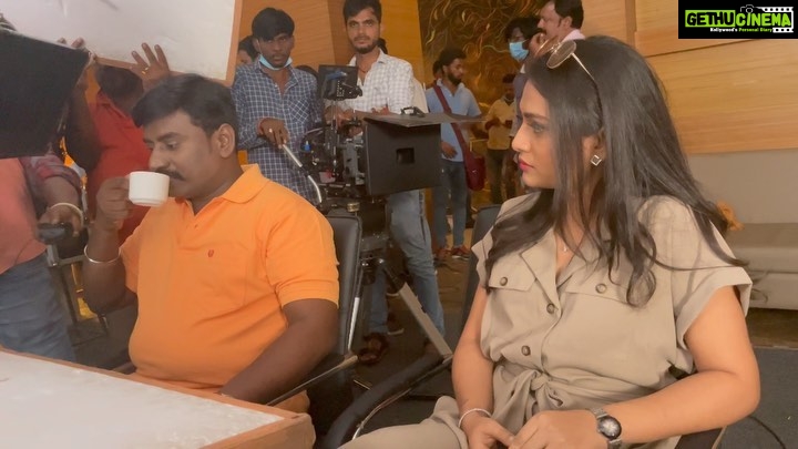 Sastika Rajendran Instagram - Most favourite bts from #Fall πππ @rajmohanofficial anna πππ Have you watched the mystery thriller #Fall on @disneyplushotstar? First three episodes are out! Go watch now. #instagood #fallonhotstar #bts