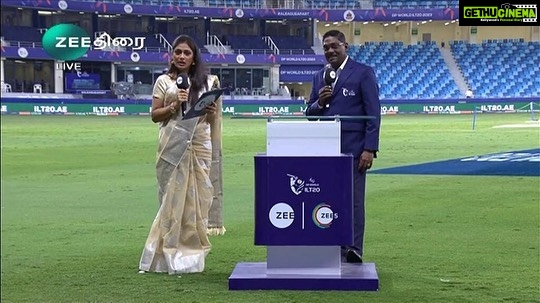 Sastika Rajendran Instagram - It feels so surreal to stand beside these legends of cricket that I always forget to click pictures 🥲 But I am glad, some of you are watching the game and are kind enough to send me this 💕 நன்றி! #Blessed #ILT20 #DpWorldILT20 #Dubai #ThankYou