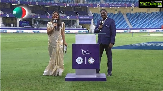 Sastika Rajendran Instagram - It feels so surreal to stand beside these legends of cricket that I always forget to click pictures 🥲 But I am glad, some of you are watching the game and are kind enough to send me this 💕 நன்றி! #Blessed #ILT20 #DpWorldILT20 #Dubai #ThankYou