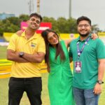 Sastika Rajendran Instagram – My boys 🤩🤩🤩
Always fun working with these two 🫂🫂🫂

#TNPL2023 #MuthuEngalSothu #StarSportsTamil #Throwback