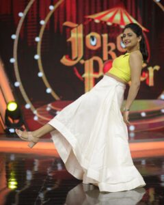 Sastika Rajendran Instagram - We are kick starting our new show #JokerPoker tomorrow on @zeetamizh at 2.00 pm IST! 

It’s going to be bomb-a-ride!!!! 🃏💥🚀

📸 : @storiesbysidhu
👗: @label_srii ❤️