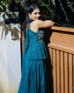 Sastika Rajendran Instagram - I chose a green diwali 🪔 not just clothes wise! #greendiwali #diwali #abouttonight PC : Mine Truly 🌟 Coimbatore, Tamil Nadu
