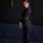 Sastika Rajendran Instagram – Me looking back at 2021’ 🍑
New year Eve everyone! 

*Project credits : *

Photography- @kavinmanoharan.photography 
Concept & styling – @swetha.Raghul 
Makeup & hair – @makeupandhairbysagallya
Location – @hashsixhotels

#byebye2021 #newyeareve