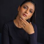 Sastika Rajendran Instagram – Happy New Year Eve Eve ✨ 🖤

*Project credits : *

Photography- @kavinmanoharan.photography 
Concept & styling – @swetha.raghul 
Makeup & hair – @makeupandhairbysagallya 
Location – @hashsixhotels