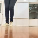 Sastika Rajendran Instagram – Post covid, my weight gain has been real and so is the struggle. 
2 dance steps and I sweat like a pig. 
I am not gonna let any of these silly reasons to stop me anymore.
Thank you @sohail_uc master for being very very patient with me while teaching and I have more plans to irritate you in future as well. 
@mahesh_balaji_ thank you Jimmy jib lite pro 😅