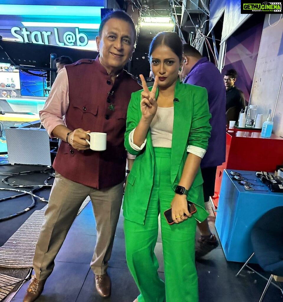 Sastika Rajendran Instagram - Last working day of #IPL2023 and I made a good friend ☺️☺️☺️ @gavaskarsunilofficial the most cutest and humble legend you can ever meet 💕 #photobombed by the legend himself ❤️ #BetterTogether #IPLonStar #SunilGavaskar #LittleMaster