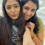 Sastika Rajendran Instagram - All about yesterday 💫🧿 #FriendsLikeFamily Sri Ramachandra Convention Center