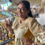 Sastika Rajendran Instagram – Into the finals we goooooo!!! 

#CSK ku periya periya periya #WhistlePodu 🥳🥳🥳

PC : @vishnowarrier Chepauk Stadium