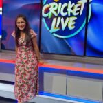 Sastika Rajendran Instagram – Off camera vs On camera 
Always keeping it real 🌸🌸🌸

Styled by @mrignain 
Assisted by : @kbabel_1711 @krunal.mewada007 
📸 @auhsojv Joshhhhhuaaaa 😂

#CricketLive #IPL2023 #TataIPL2023 #IPLonStar