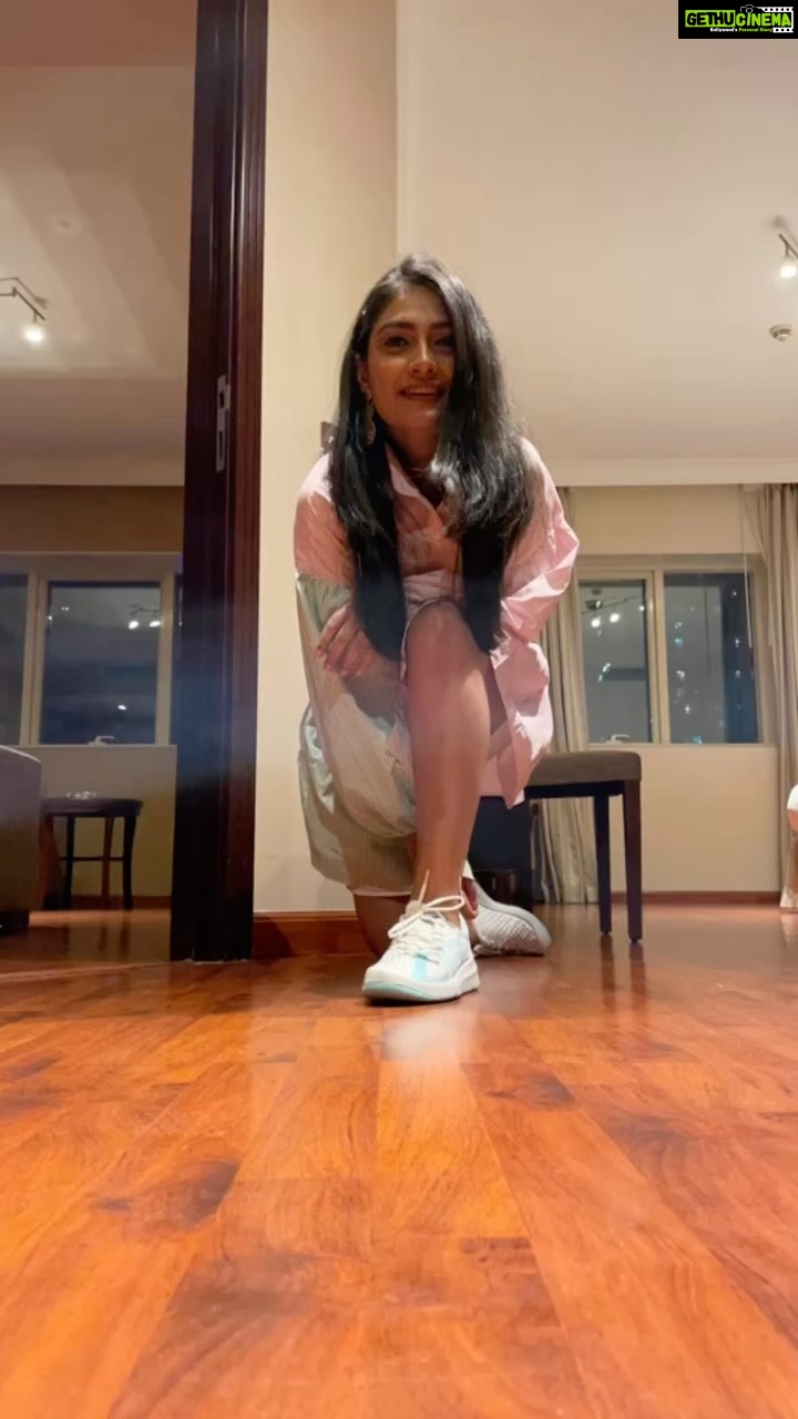 Sastika Rajendran Instagram - A time capsule full of learning, new friends and happy memories ❤️❤️❤️ #DPWorldILT20 ok I miss you now! Thank you for being kind on me! And all day every day wearing clothes styled by @swetha.raghul 🌸 Dubai International Stadium