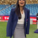 Sastika Rajendran Instagram - Two different stadiums but In her own world 🗺️ Caught off guard by @aarti.sankaran ❤️ @ilt20official @ilt20onzee #dpworldilt20 #ilt20 #uae #dubai #sharjah #aleagueapart