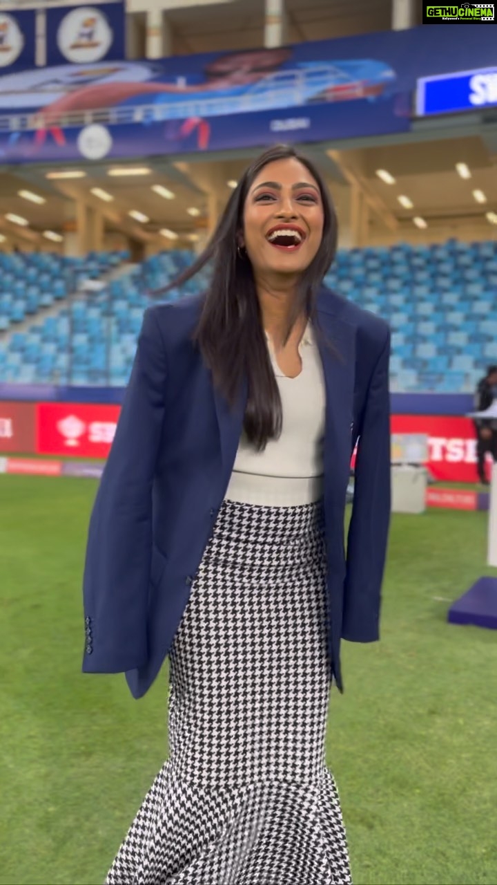 Sastika Rajendran Instagram - Two different stadiums but In her own world 🗺️ Caught off guard by @aarti.sankaran ❤️ @ilt20official @ilt20onzee #dpworldilt20 #ilt20 #uae #dubai #sharjah #aleagueapart