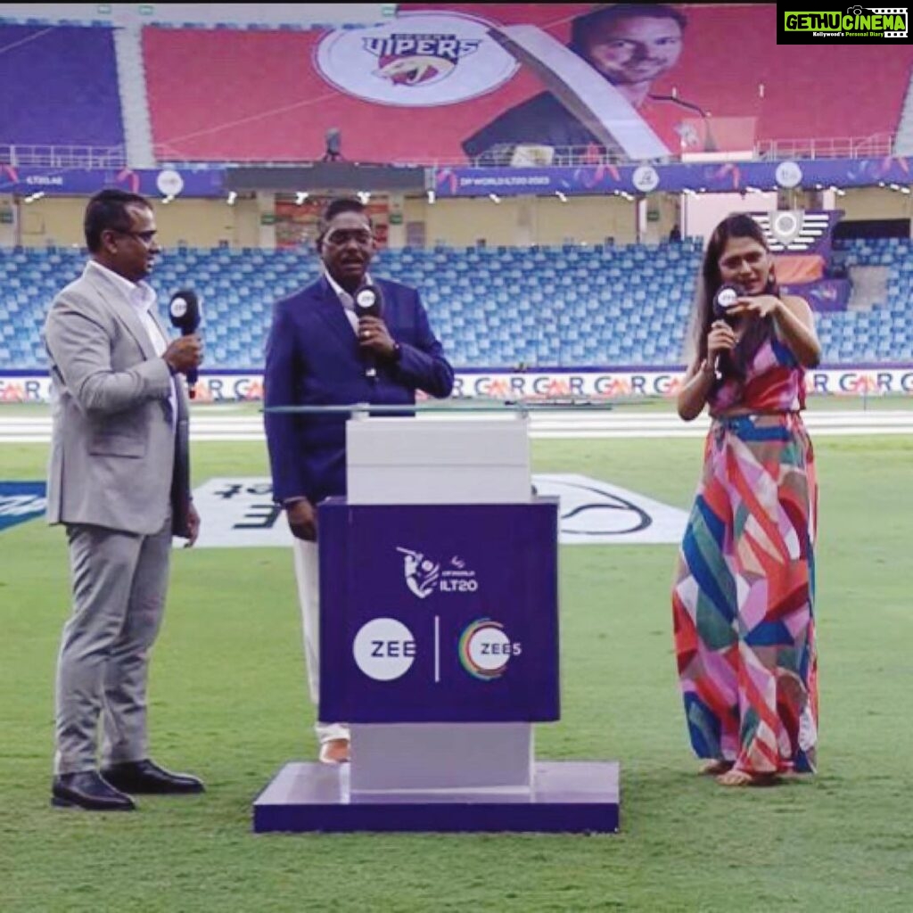 Sastika Rajendran Instagram - This is us on-screen. Swipe 👉 to see off-screen. #Dubai Either you are too hot to handle or too cold to hold! #ILT20onZee #HarBallBawaal #ILT20 #CricketOnZee Dubai International Stadium