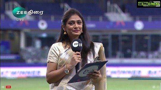 Sastika Rajendran Instagram - It feels so surreal to stand beside these legends of cricket that I always forget to click pictures 🥲 But I am glad, some of you are watching the game and are kind enough to send me this 💕 நன்றி! #Blessed #ILT20 #DpWorldILT20 #Dubai #ThankYou