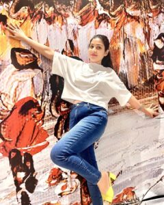 Satna Titus Instagram - Eternal Luminosity🤍🕊

#spreadlove #withoutmakeuponly 

📸My hubby @karthik.krfilms ♥️😘