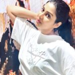 Satna Titus Instagram - Infinite Gleam🤍🕊 #spreadlove #withoutmakeup 📸My hubby @karthik.krfilms♥️😘