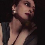 Saumya Tandon Instagram - This song is one of my favourite songs of the times of music videos. I look very very different here, many might not like, but wanted to explore it. Mumbai, Maharashtra