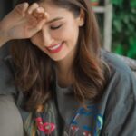 Saumya Tandon Instagram - One of my all time favourite songs! Saara masla iss dil ka hi toh hai!