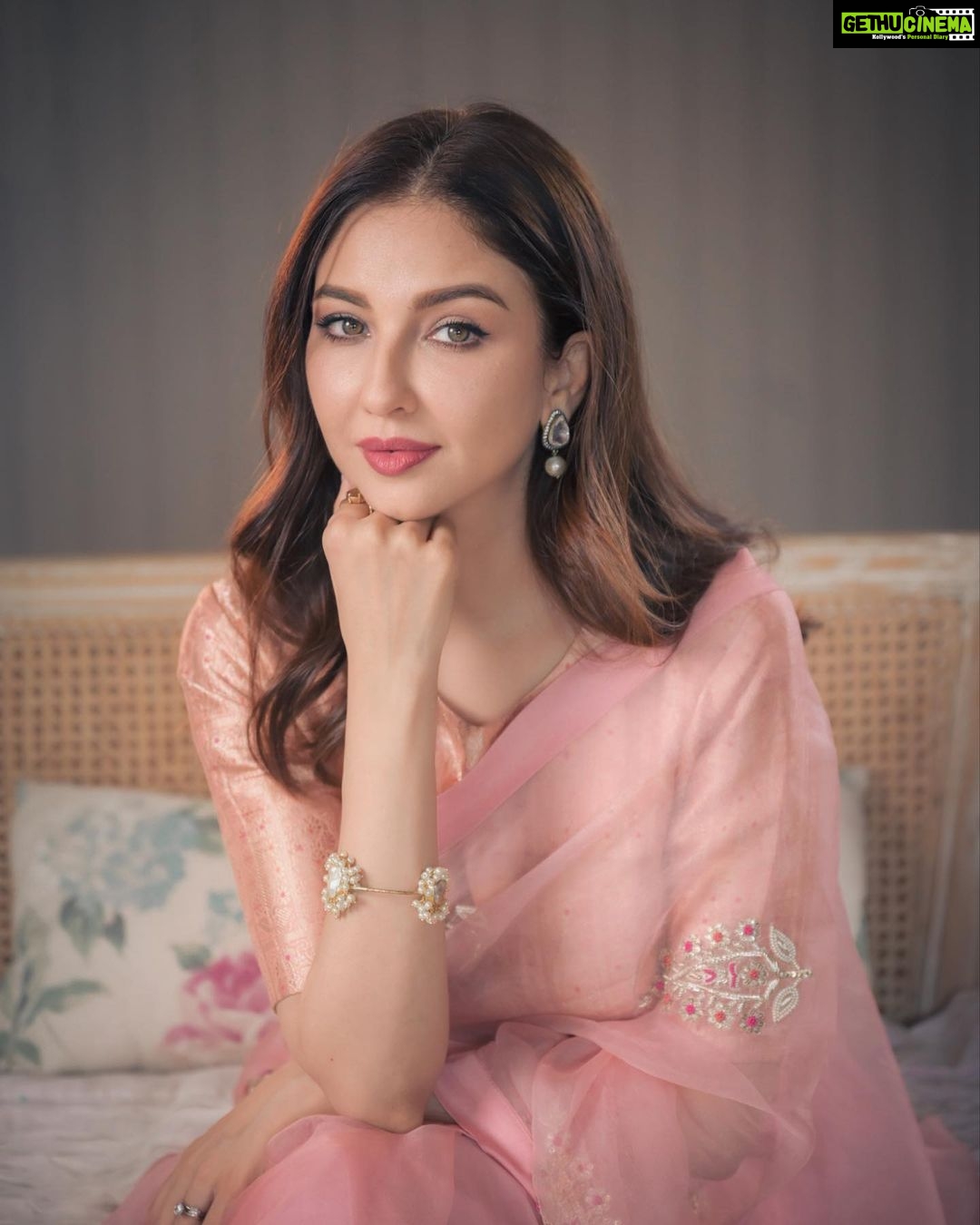 Saumya Tandon Instagram - Tasveer Mumbai, Maharashtra