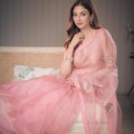 Saumya Tandon Instagram - Saree love! Ready for the aarti and visiting friends and taking blessings from Bappa. #saumyatandon #saree #sareelove Shot by @deepak_das_photography Saree @thesilksaga Styled by @shalu_jaiswani Hair by @jyoti_gabit Mumbai, Maharashtra
