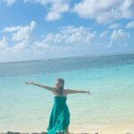 Saumya Tandon Instagram - Sea love! #Throwback #holiday #sea #saumyatandon