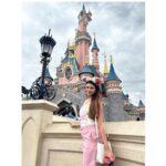 Sauraseni Maitra Instagram - Definitely “THE HAPPIEST PLACE ON EARTH “ 😍😍😍💃🏻💃🏻🥰 #disneyland #takemeback Disneyland Paris