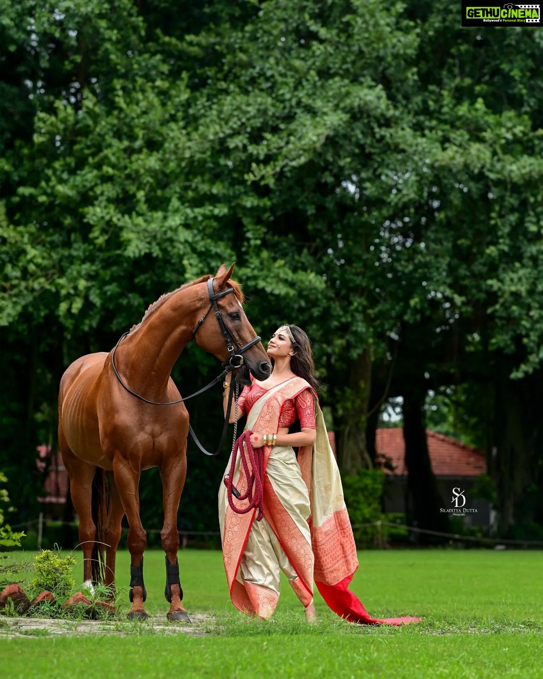 Sauraseni Maitra Instagram - Pujo Shoot on today's @calcuttatimes Face : @sauraseni1 💛 Photo : @siladitya_dutta Makeup : @sahababusona Hair : @ginni_love21 Styled by :@style_by_madhab Video by : @bipradip_chakraborty Coordinate by : @ruman_ganguly . . . . . . . . . . . . . . . . . . . . . . . #actress #photoshoot #fashionblog #fashionblogger #fashionmagazine #portraitsgames #styleblogger #portraitspg #portraitsmood #photooftheday #fashionblogger_de #portraitphotography #fashiondiaries #fashioneditorial #fashionphotography #fashionwoman #ootd #ootdfashion #portraits #portraitpage #styleinspiration #portraitmood #fashionaddict #wiwt #moodygrams #incredibleindia #fashionphotography #fashionphotographer #instafashion #fashionworld Royal Calcutta Turf Club