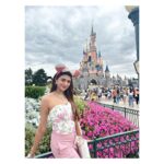 Sauraseni Maitra Instagram - Definitely “THE HAPPIEST PLACE ON EARTH “ 😍😍😍💃🏻💃🏻🥰 #disneyland #takemeback Disneyland Paris