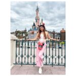 Sauraseni Maitra Instagram - Definitely “THE HAPPIEST PLACE ON EARTH “ 😍😍😍💃🏻💃🏻🥰 #disneyland #takemeback Disneyland Paris