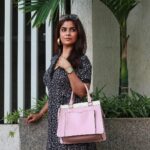 Sayantani Ghosh Instagram – 🌻Sundaying with @accessorizeindiaofficial 🌻
.
.
📸 @ii_rick_ii
#sunday #accessorizeindia #accessorize #accessorizer #fun #sundayfunday #september #virgo #bags #handbags #gifted #collaboration #cool #casual #chic #fashion #style #fashiongram #instalike #sayantanighosh #love
