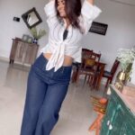 Sayantani Ghosh Instagram – 💞In Love with this song …
@iamsrk 
.
#trending #chaleya  #jawan #trendingsongs #trendingreels #trendingnow #bollywood #dance #lovedance #srk  #love #sayantani