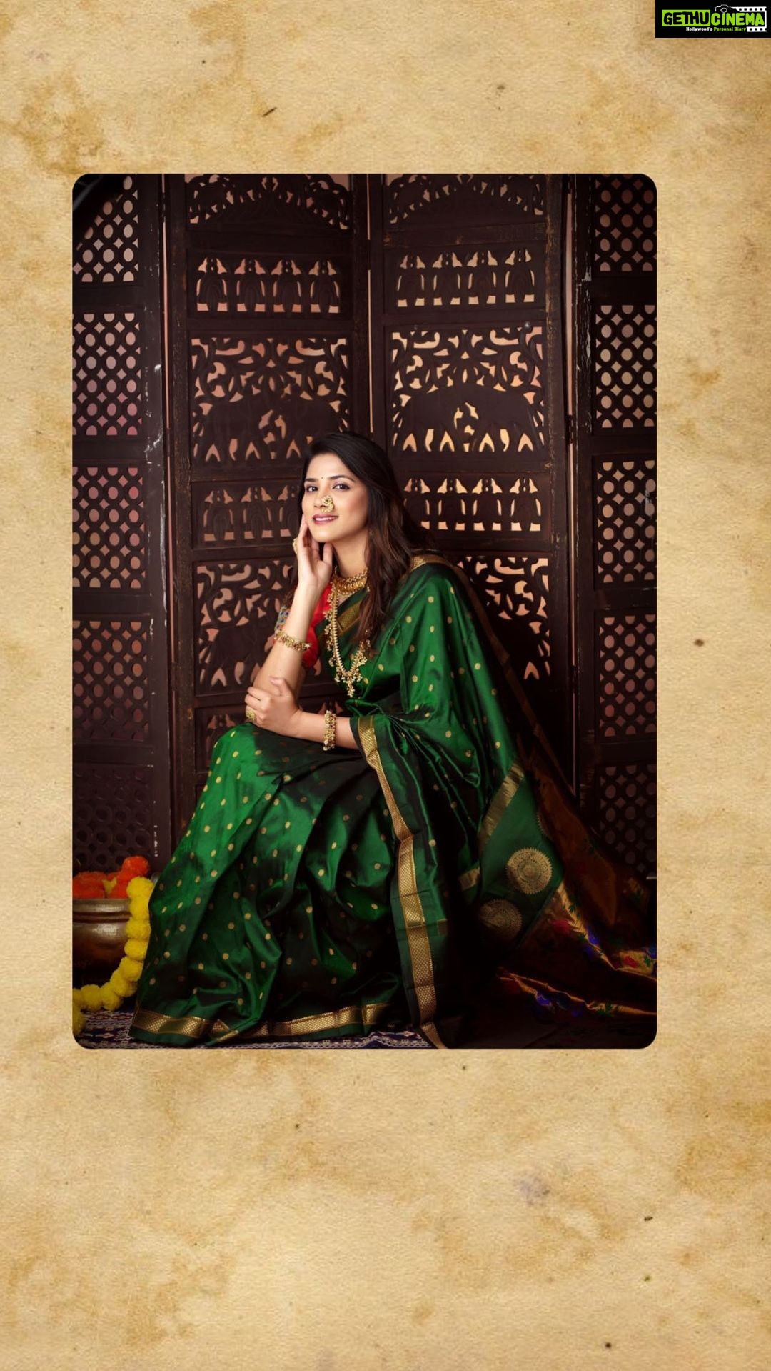 Sayli Patil Instagram - आजचा रंग ✨ हिरवा . Saree @vastrarupamsilks Blouse @sai_ladies_tailors Stylist @styled.by.janhavi Jewellery @riivaa_thejewellerystudio Makeup artist @snehalgolandemakeupartist Photographer @golandeyogesh