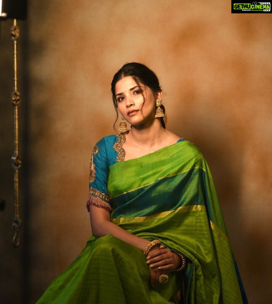 Sayli Patil Instagram - 🦚 Styled by @labelsonalesawant Saree by @kasatsarees Blouse by @labelsonalesawant Makeup @punemakeupartist__bshree Picture by @kaustubh_gokhale