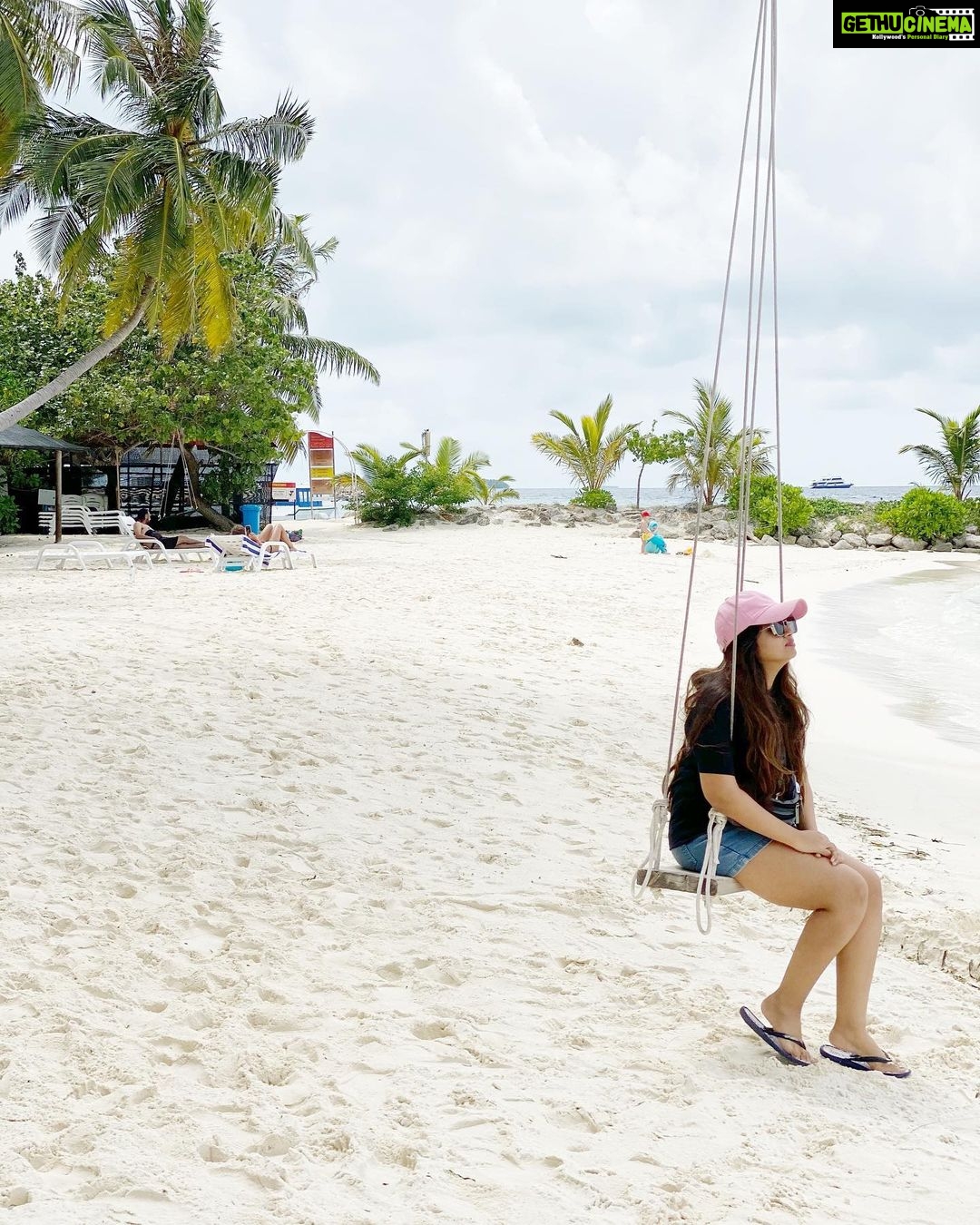 Shaalin Zoya Instagram - do you know what it's like to live someplace that loves you back? Maafushi