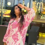 Shaalin Zoya Instagram - This is my favourite song. There is such magic in this song can’t be ignored ever. Also, wearing my mom’s dress as usual 🥰 FIVE Jumeirah Village