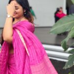 Shaalin Zoya Instagram – That random aunty I met at wedding: “മോളെ ഇങ്ങനെ കല്യാണം കൂടി നടന്നാ മതിയോ?”

Me #foreveralone cries in the corner while having parippum chorum 4th set. Thiruvananthapuram, Kerala