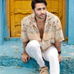 Shaheer Sheikh Instagram – #chaleya 
Photographer 📸: @amitkhannaphotography 
Make-up: @dhruvalmakeupartist
Hair: @sachinwakhare_
Cinematographer 🎥: @redboxfilmers
Managed by: @nishi7mishra
 #shaheersheikh