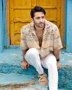 Shaheer Sheikh Instagram - #chaleya Photographer 📸: @amitkhannaphotography Make-up: @dhruvalmakeupartist Hair: @sachinwakhare_ Cinematographer 🎥: @redboxfilmers Managed by: @nishi7mishra #shaheersheikh