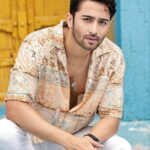 Shaheer Sheikh Instagram – #chaleya 
Photographer 📸: @amitkhannaphotography 
Make-up: @dhruvalmakeupartist
Hair: @sachinwakhare_
Cinematographer 🎥: @redboxfilmers
Managed by: @nishi7mishra
 #shaheersheikh