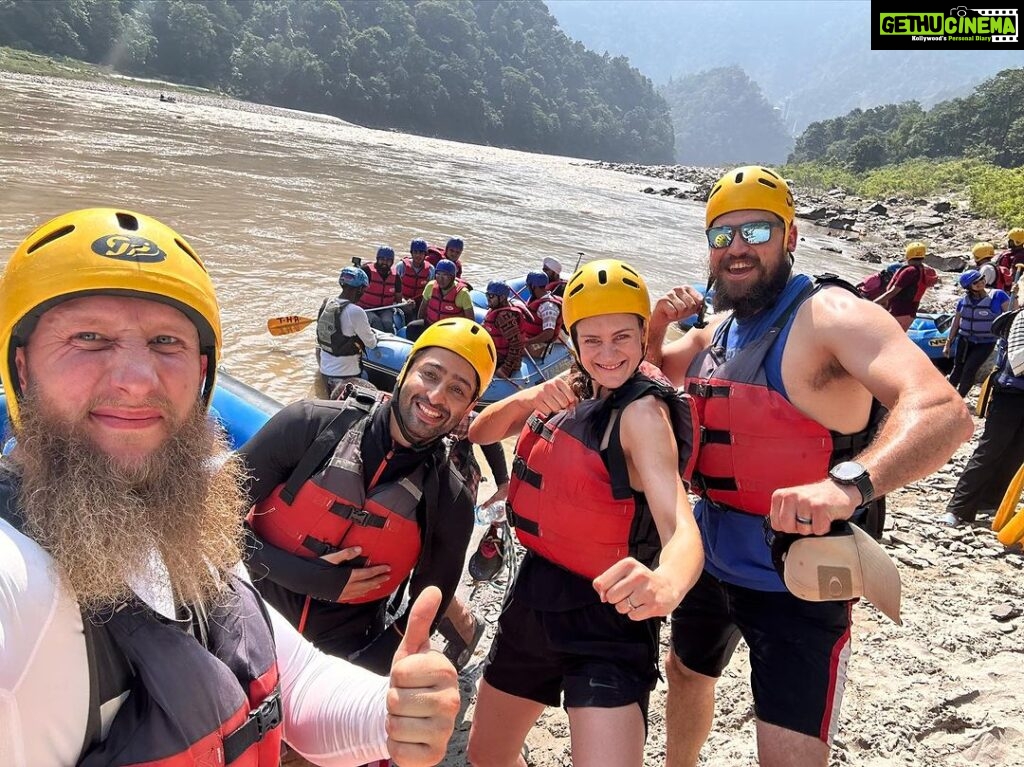 Shaheer Sheikh Instagram - What an amazing experience!! thank you @craig.macrae @katjahopkins @istockaction for arranging the whole thing.. definitely a day to remember. #riverRafting #rishikesh #HarHarGange
