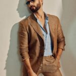 Shahid Kapoor Instagram – Hi there 🤎