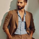 Shahid Kapoor Instagram – Hi there 🤎