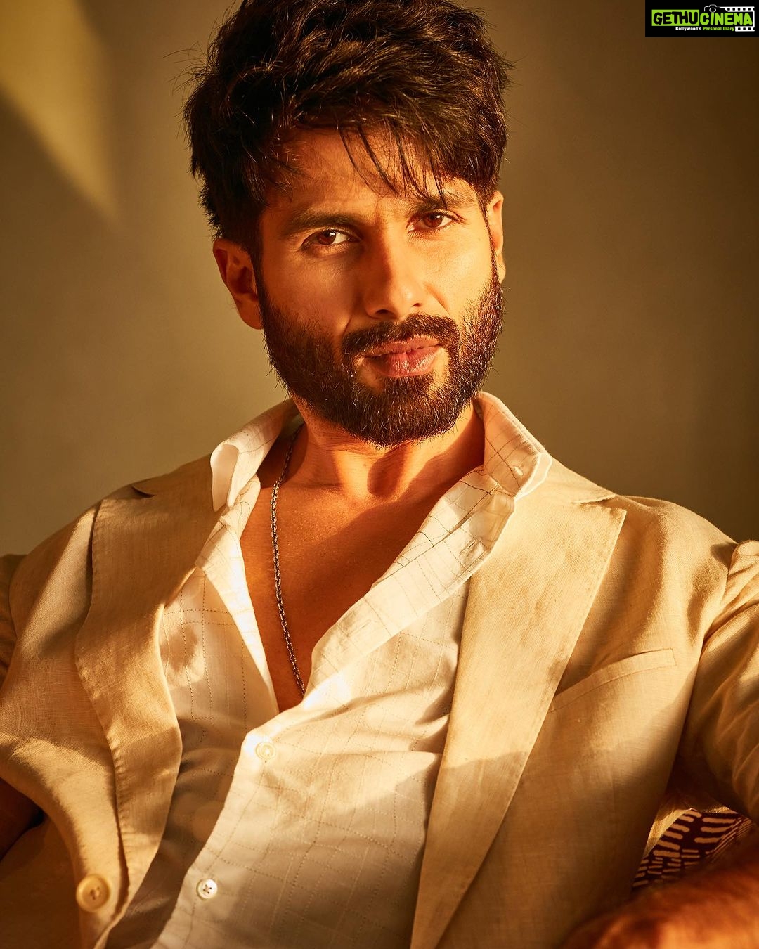Shahid Kapoor - 1.8 Million Likes - ☀️