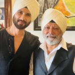 Shahid Kapoor Instagram – Dad always says ghar pe Shaadi hogi to pag paega na