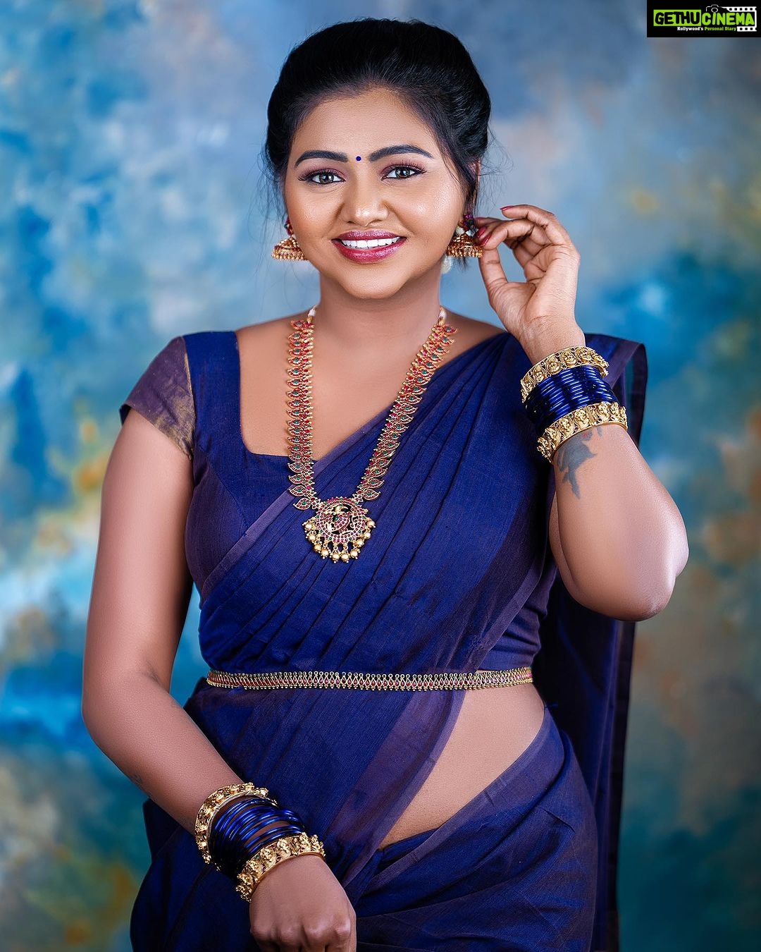 Shalu Shammu Instagram - Me DoInG mE β¦.π On Lens : @6framessphotography @jagan_dop06 Wearing : @radzstylism Dolled Up : @laavie_makeover Jewels : @gold_copy1486 Organiser : @nirmala__fashion_stylist #shalushamu #shalushamuvlogs #sareelove #shooting #tamilponnu #actorslife #bossbabe