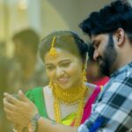 Shalu Shammu Instagram - Am in a shoot or am I getting engaged ? ♥️ Wearing @aks_le_couturier Dolled Up : @kowshi_mua Jewels : @rahman_jewellery #shalushamu #shalushamuvlogs #tradional #halfsaree #loveyourself #glowup #sareelove #tamilponnu