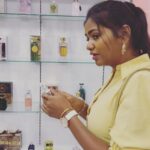 Shalu Shammu Instagram - I can buy myself Flowers 😍 #shalushamu #shalushamuvlogs #malaysia #kualalumpur #perfume #raid #exploit #me #shoppingaddict #drawthisinyourstyle