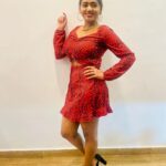 Shalu Shammu Instagram - Red is Me #shalushamu #shalushamuvlogs #red #addiction #loveyourself #happyme #poser V7 Hotel