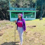 Shalu Shammu Instagram - Am I exploring outside my box 📦… Oh yeah …!!! That’s a different feeling to be there … Be Blessed 😇 #shalushamu #shalushamuvlogs #kodaikanal #diaries #turnon #sunnyday Kodaikanal, tamil nadu