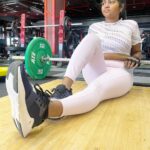 Shalu Shammu Instagram - Pinky ……. My trainer : @thunivu_visu_ Location : @solidfitness07 #shalushamu #shalushamuvlogs #gym #motivational #pink #outifit #inspo #poser #nomakeup #look SolidFitness Purasaiwakkam